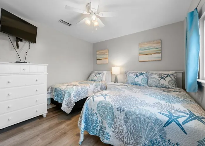 Bonhomme Richard West By Youngs Suncoast Holiday home